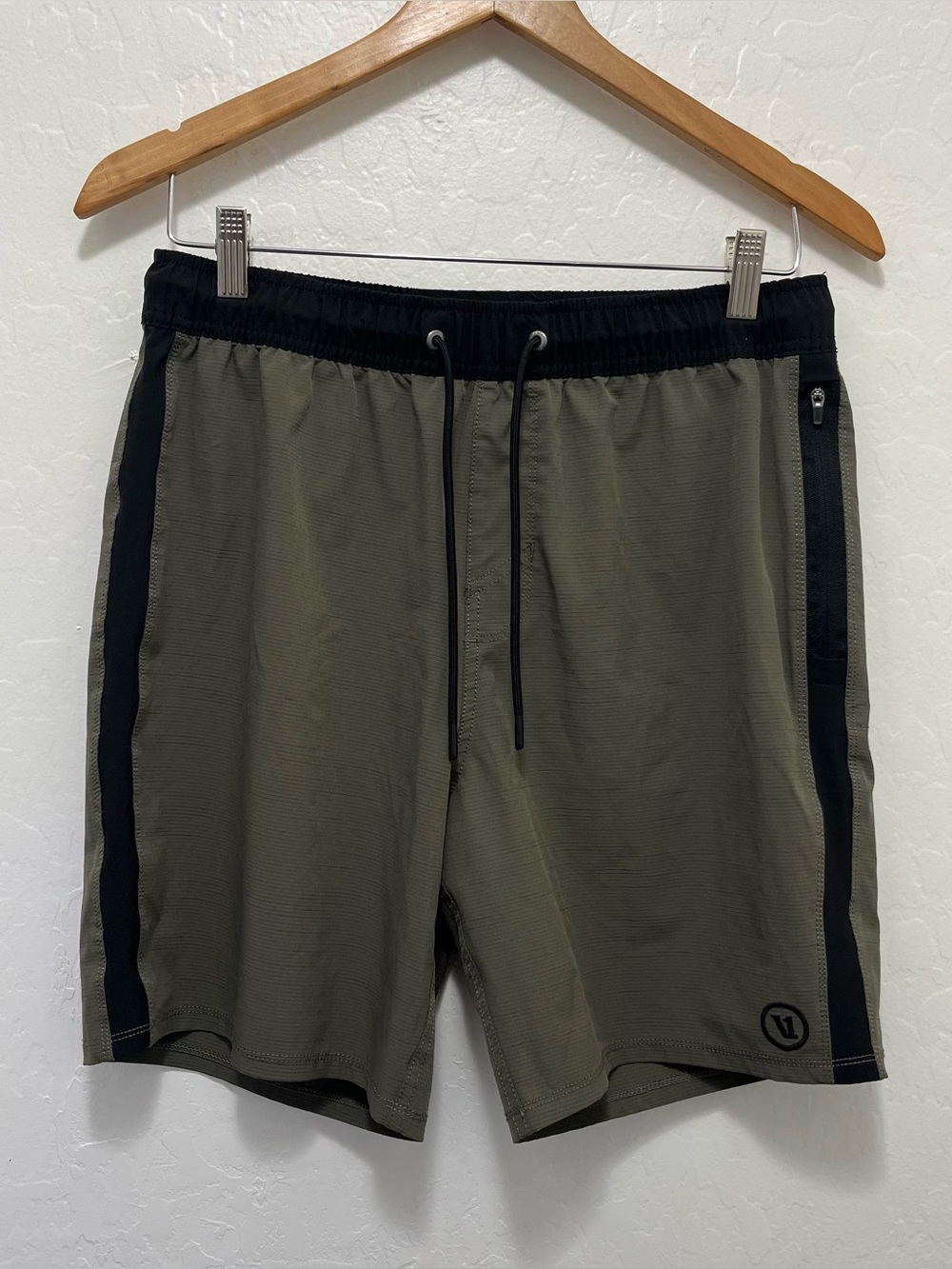 Vuori Men's Peak Athletic Shorts Size M V390 Oregano Green